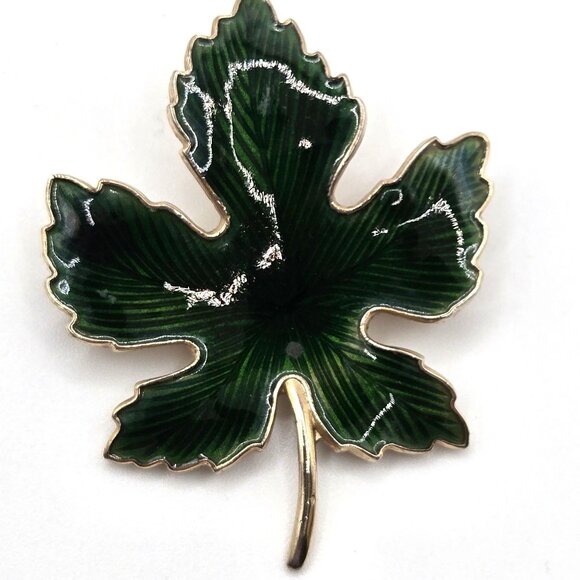 VTG Brooch GoldTone Maple Leaf Green Enamel Fairy Cottage Core Boho Canadian Pin - Picture 1 of 14